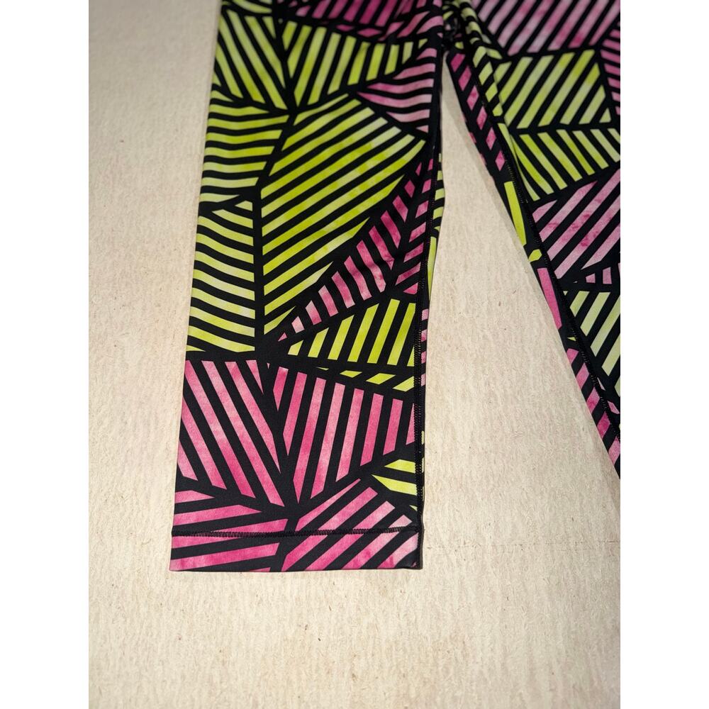 Nike pro women’s black & neon design athletic capris - Picture 16 of 16
